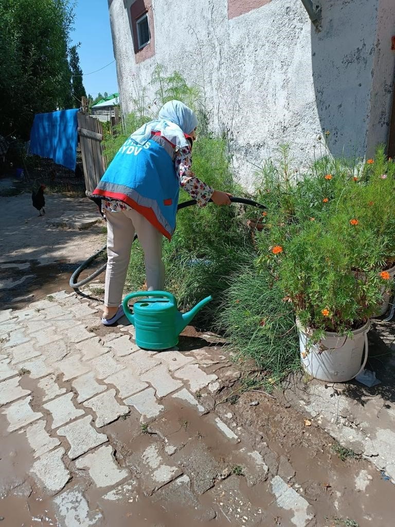 Patnos&rsquo;ta yaşlılara evde bakım hizmeti
