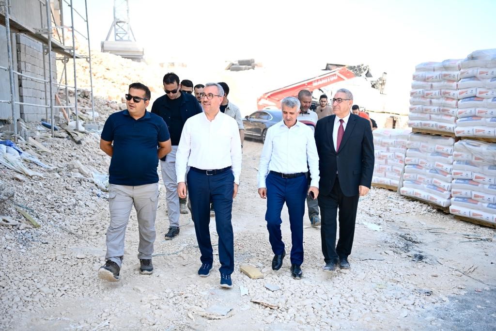 Başkan G&uuml;ng&ouml;r; &ldquo;Pazarcık&rsquo;ta kalıcı konutlar hızla y&uuml;kseliyor&rdquo;
