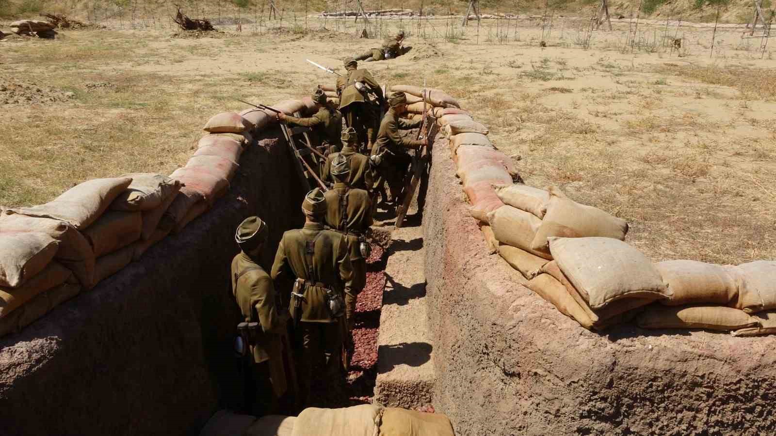 1915 Siper Canlandırması Alanı&rsquo;nda ziyaret&ccedil;iler &Ccedil;anakkale ruhunu yaşıyor
