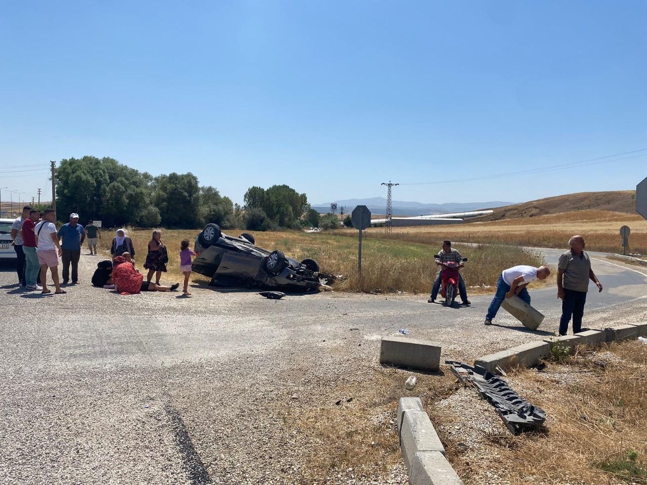 Isparta&rsquo;da trafik kazası: 3 yaralı
