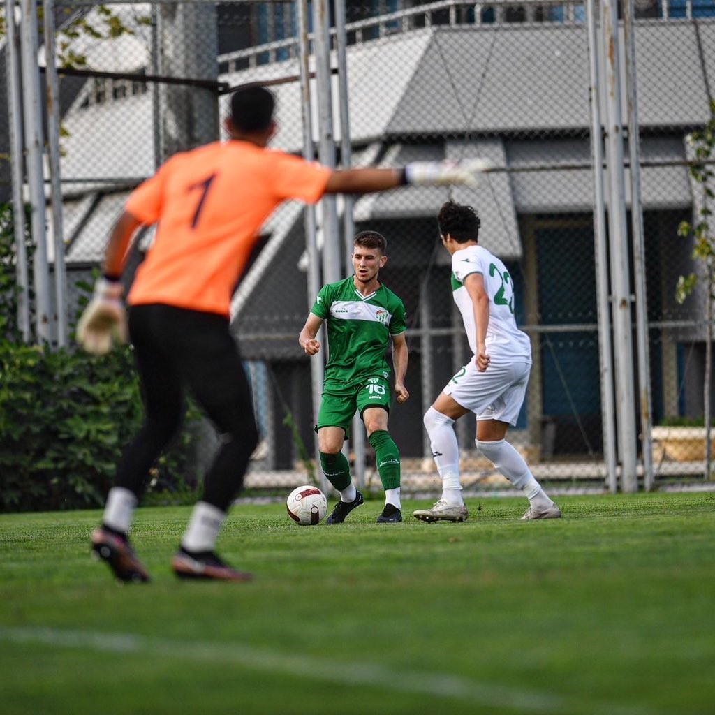 Bursaspor kendi arasında ma&ccedil; yaptı
