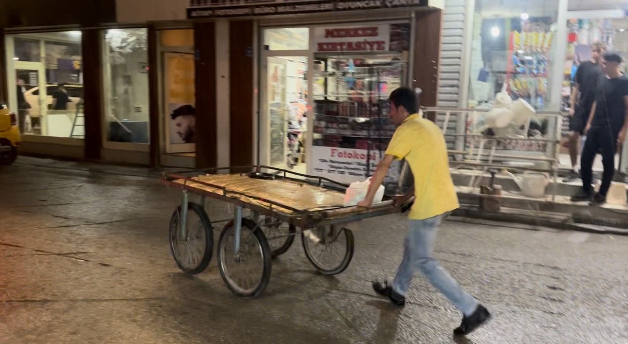 Y&uuml;ksekova&rsquo;da akşam yağan yağmur sevindirdi
