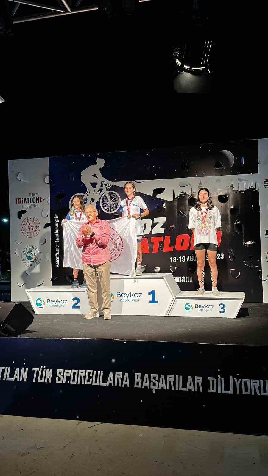 Beykoz Duatlonu’nda yaklaşık 200 sporcu ter döktü