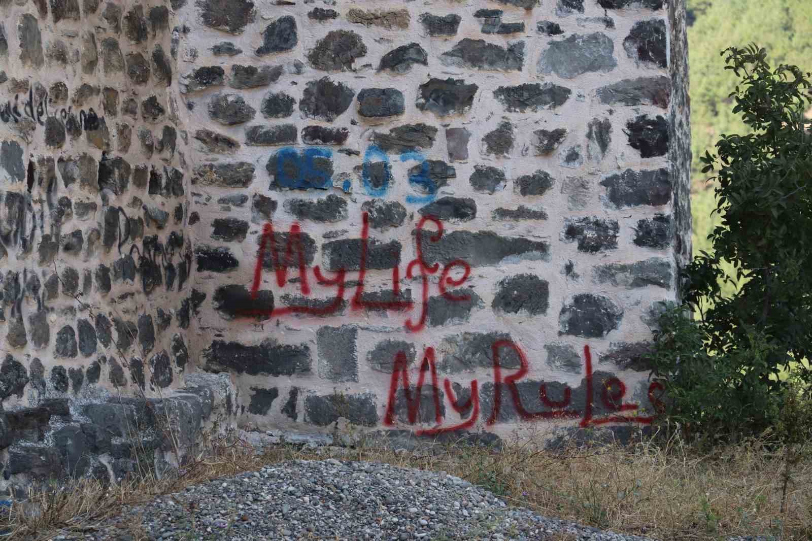 Anadolu’nun en büyük 2. kalesinde çirkin görüntüler