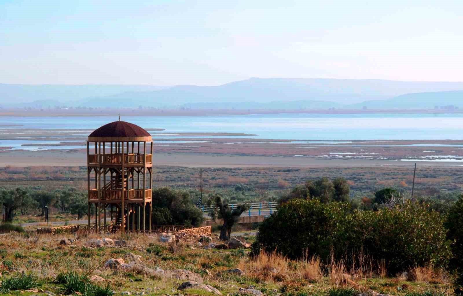 Karina, doğal g&uuml;zelliğiyle misafirlerini cezbediyor
