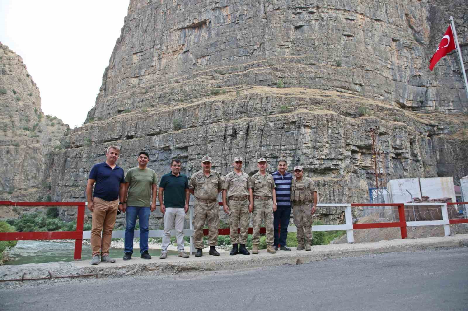 Hakkari Emniyet Müdürü Yılmaz halkla kaynaşıyor