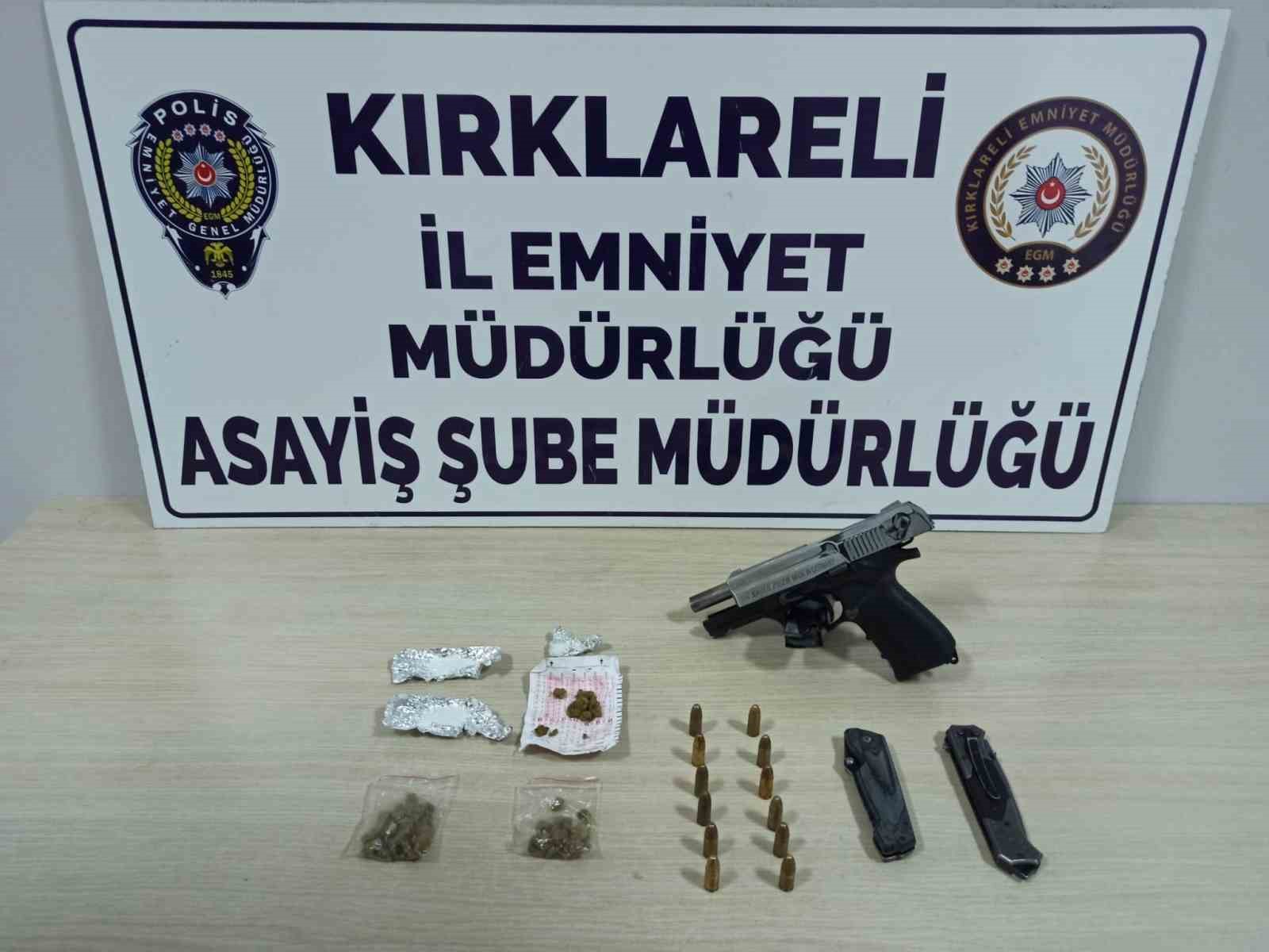 Kırklareli’nde aranması olan 2 şüpheli yakalandı