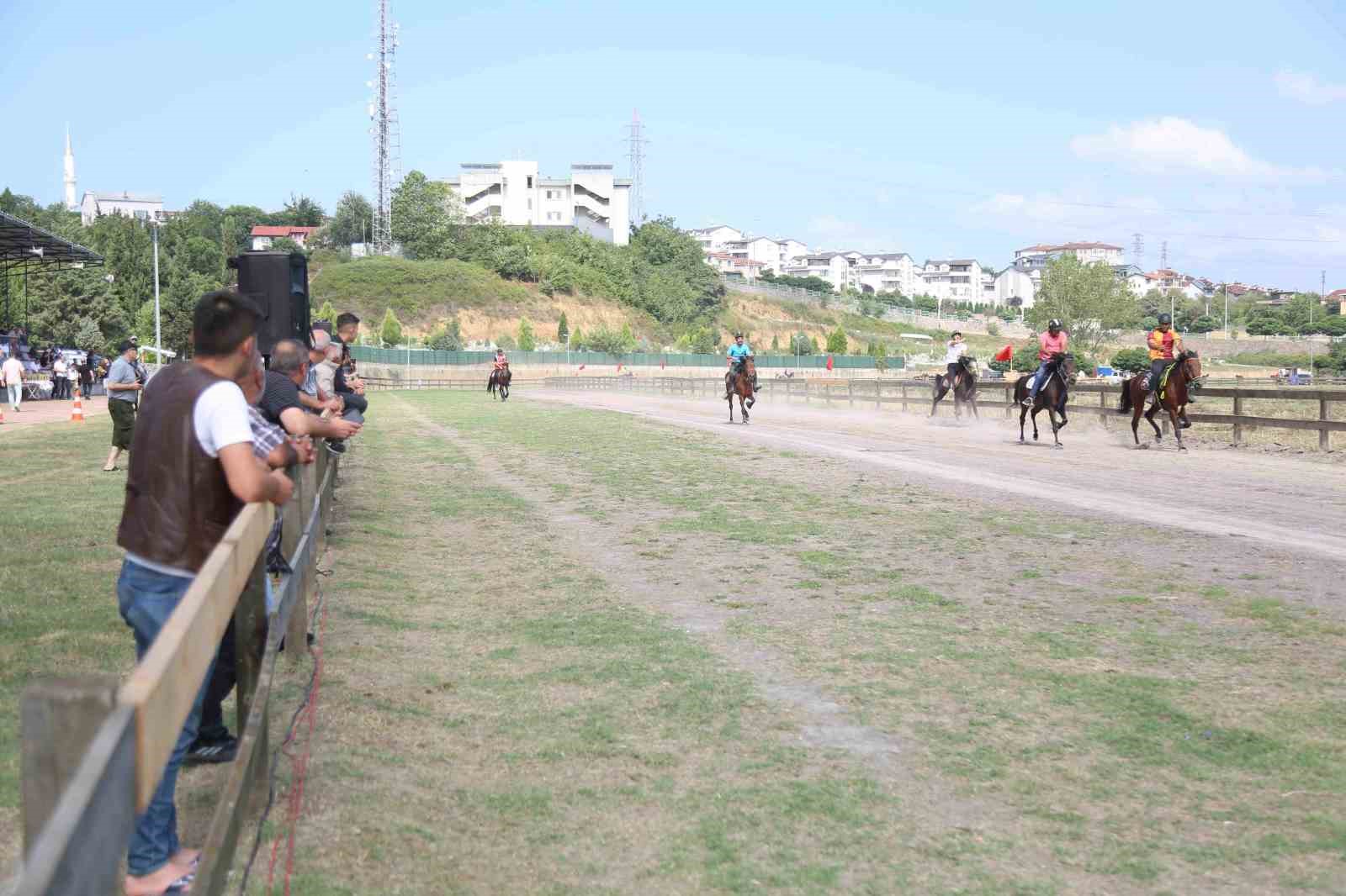 Rahvan At Yarışları nefes kesti