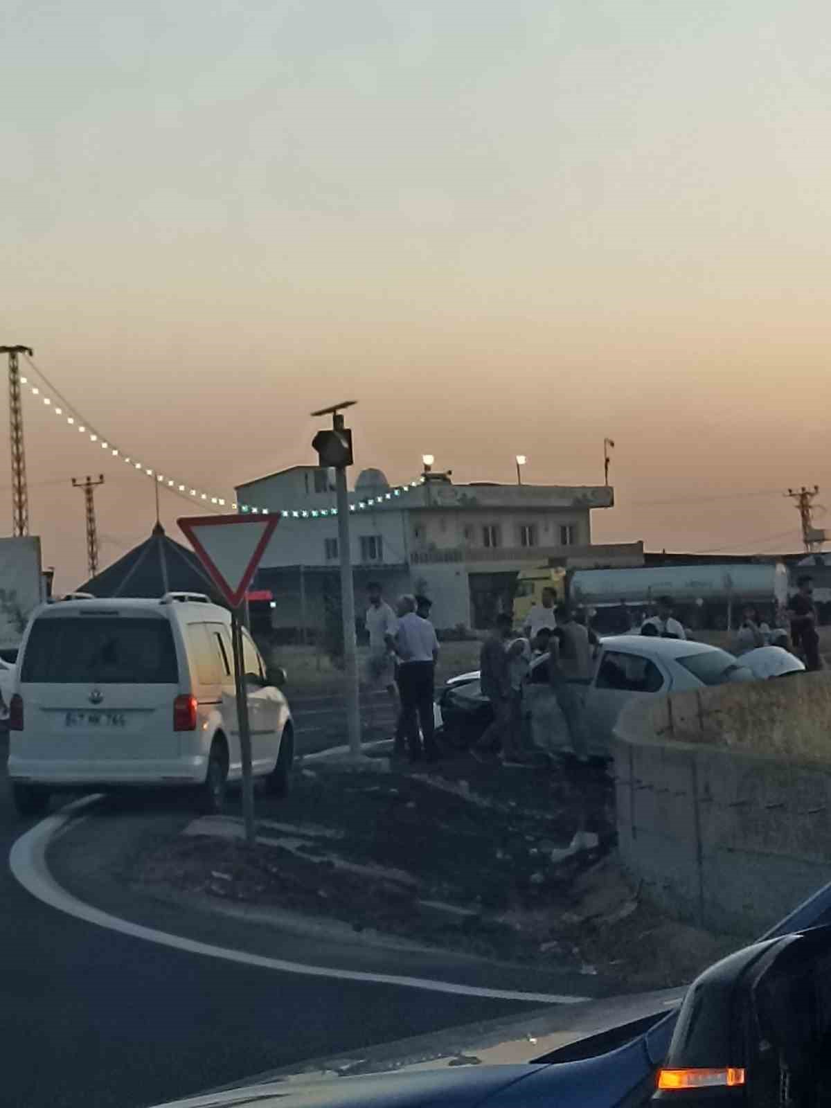 Mardin&rsquo;de trafik kazası: 1&rsquo;i ağır 10 yaralı 