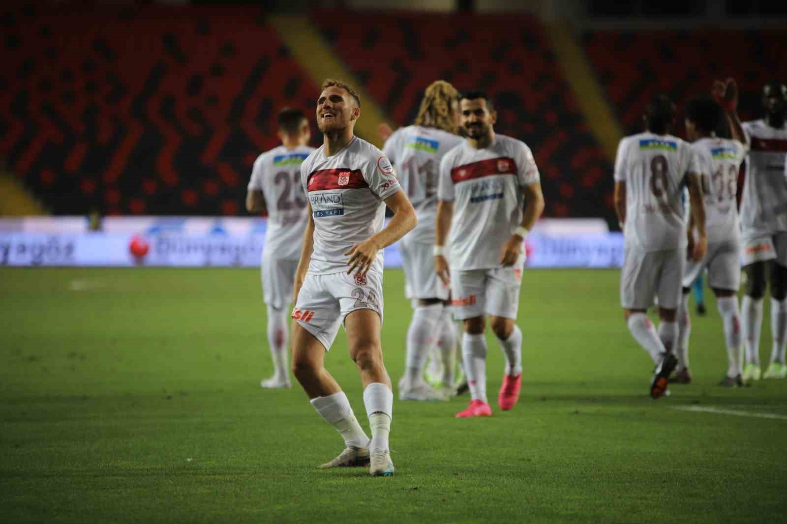 Trendyol Süper Lig: Gaziantep FK: 0 - Sivasspor: 1 (Maç devam ediyor)