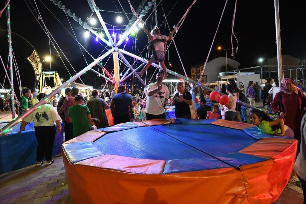 Lapseki panayırı dolu dolu ge&ccedil;ti
