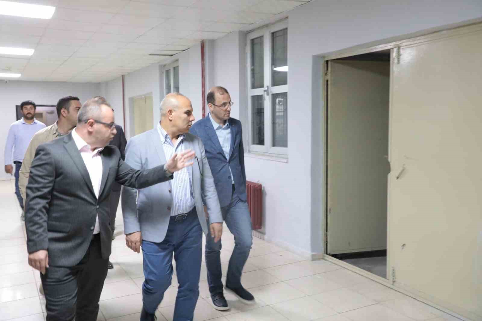 Ağrı Valisi Ko&ccedil;, Doğubayazıt&rsquo;ta incelemelerde bulundu
