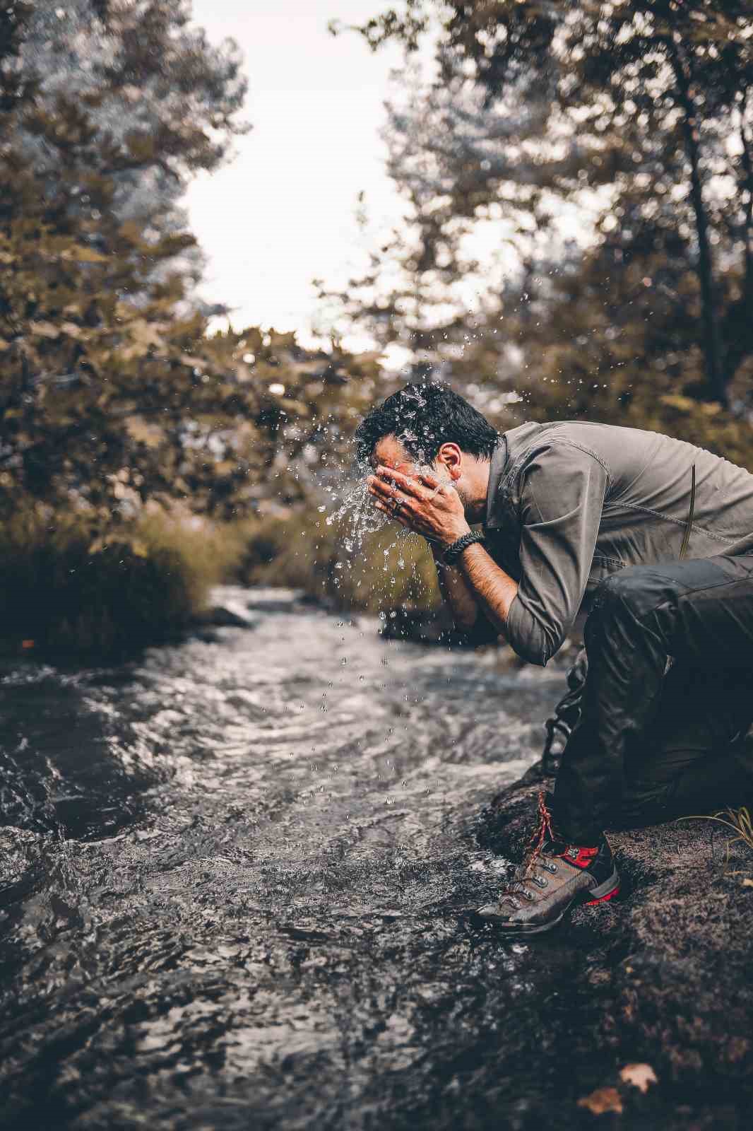 Üveit hastası, tedaviyi küçük kızıyla doğada buldu