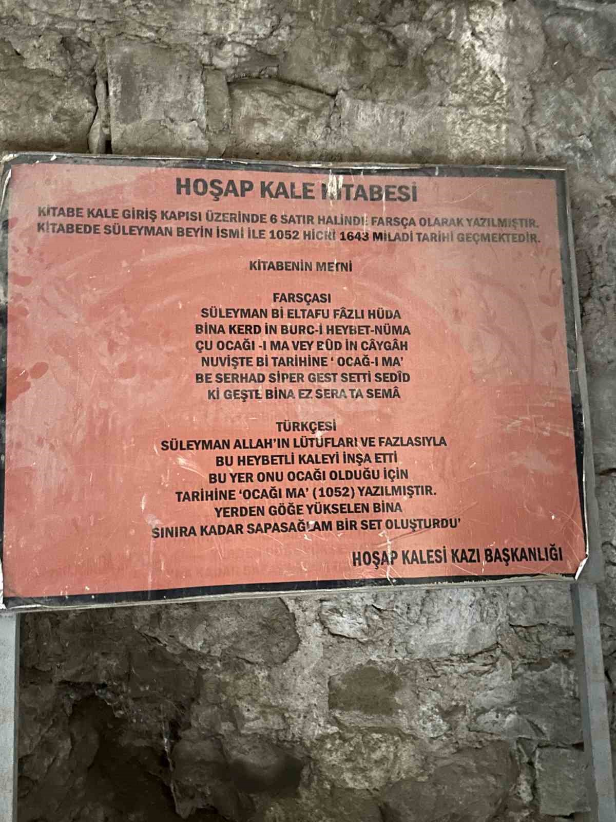 Hoşap Kalesi&rsquo;nde restorasyon &ccedil;alışmaları devam ediyor
