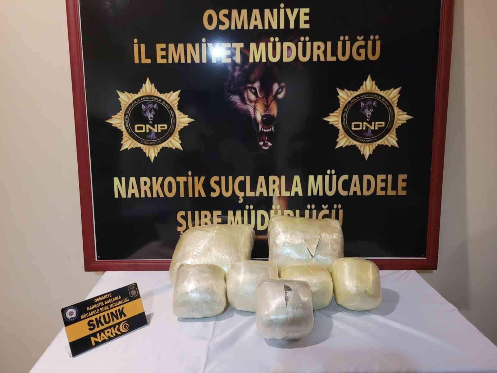 Osmaniye’de yolcu otobüsünde 9 kilo 650 gram uyuşturucu ele geçirildi
