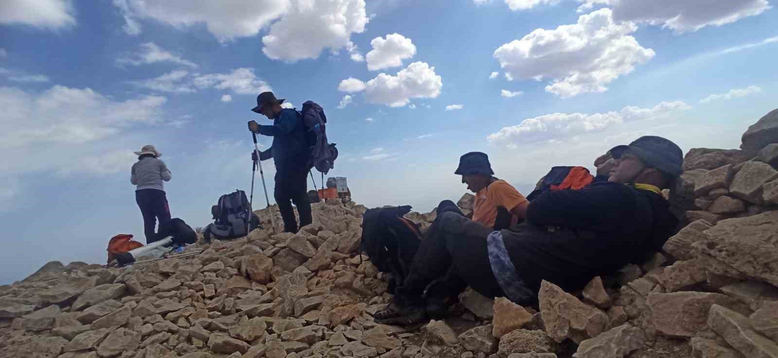 Dağcılar 11 g&uuml;nde 3 şehirde 3 zirve yapacak
