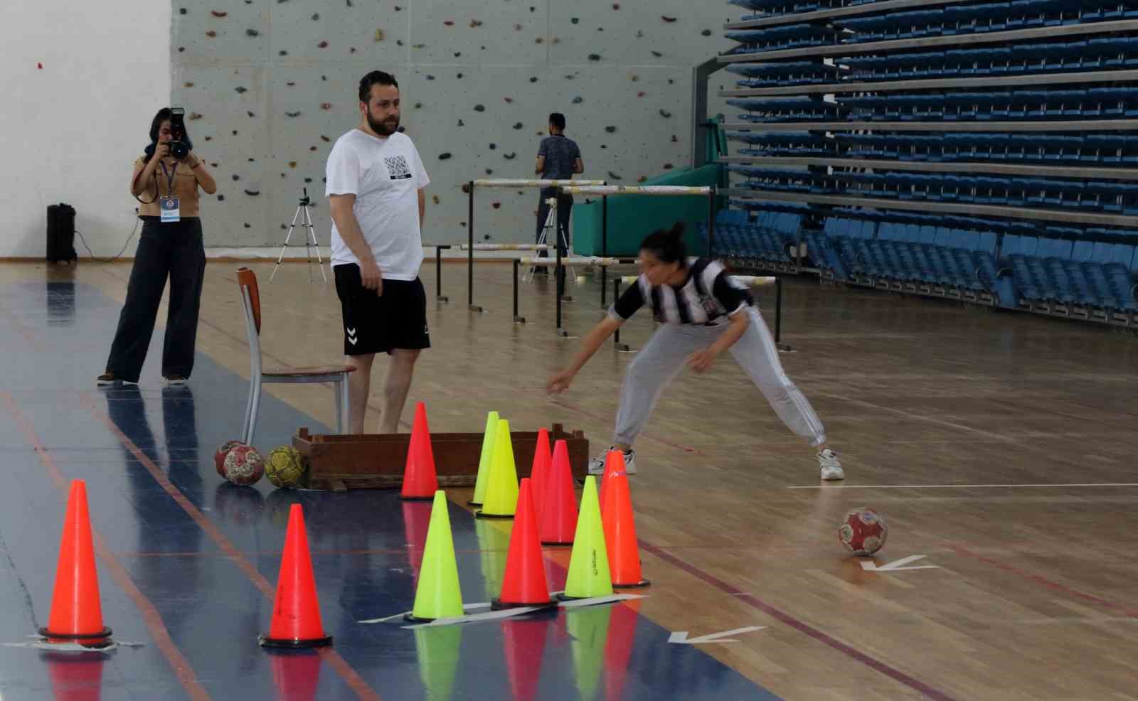 EBY&Uuml; Spor Bilimleri Fak&uuml;ltesi &ouml;zel yetenek sınavı yapıldı
