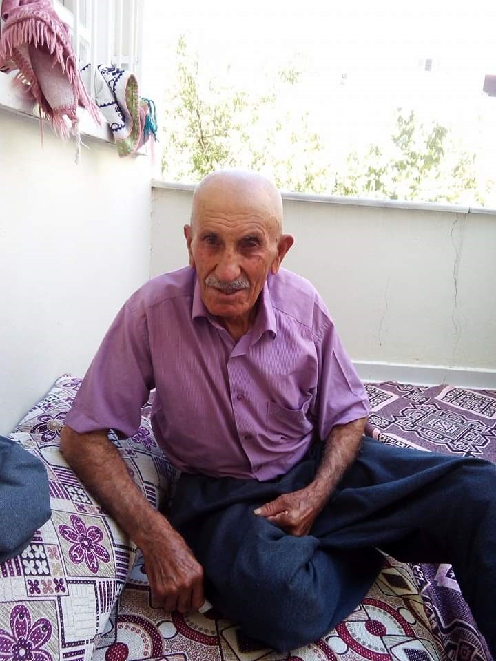Yaşlı adam kendi yaktığı ateşe d&uuml;şerek hayatını kaybetti
