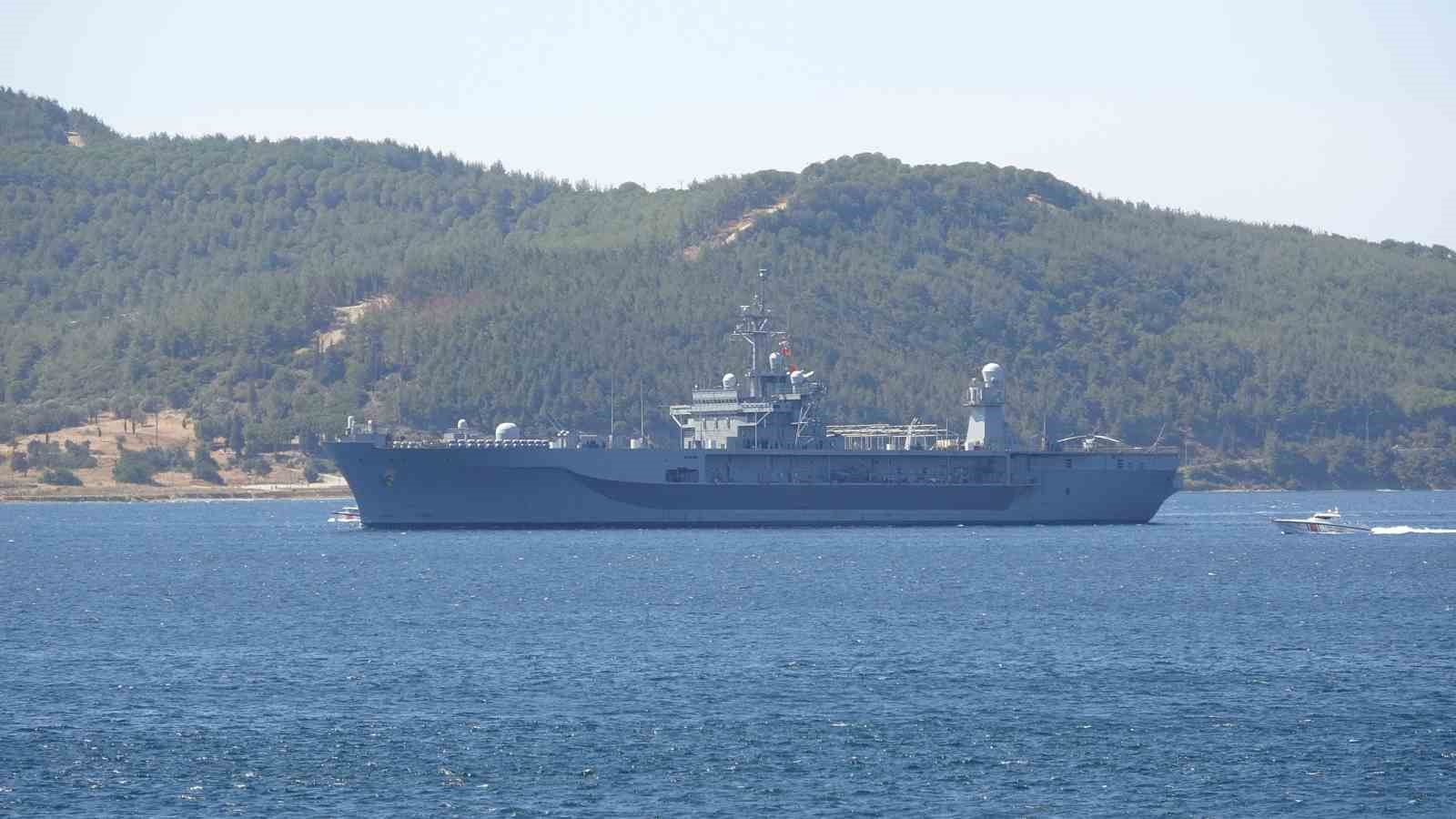 ABD&rsquo;nin amiral gemisi &rsquo;USS Mount Whitney&rsquo;, &Ccedil;anakkale Boğazı&rsquo;ndan ge&ccedil;ti
