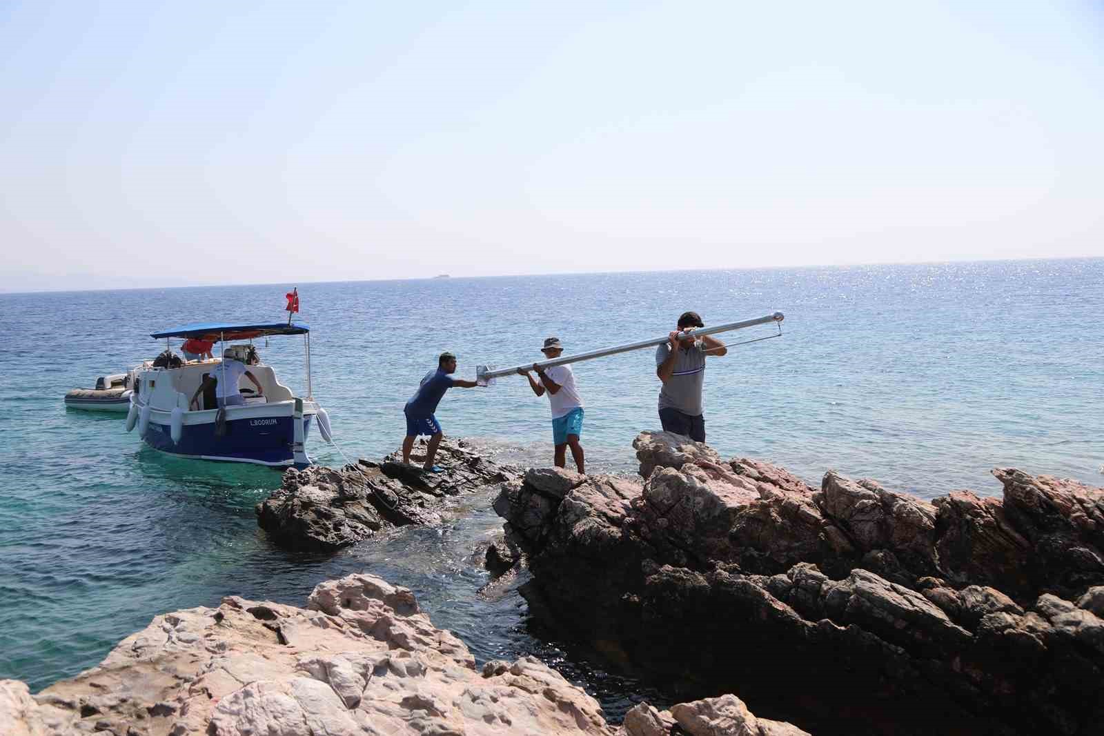 Bodrum’da ada ve koylar Türk bayrağı ile donatıldı