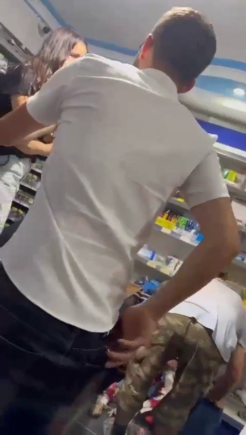 Saldırıyı &ouml;nlemek isterken &ouml;ld&uuml;r&uuml;len Merve son yolculuğuna gelinlikle uğurlandı
