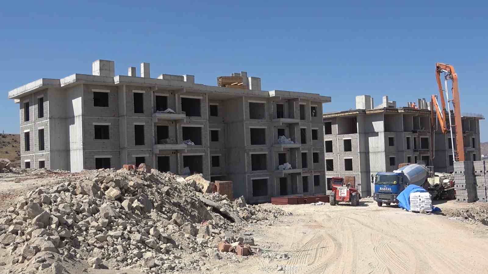 Cumhuriyet tarihinin en b&uuml;y&uuml;k sosyal konut hamlesi "İlk Evim" konutları hızla y&uuml;kseliyor
