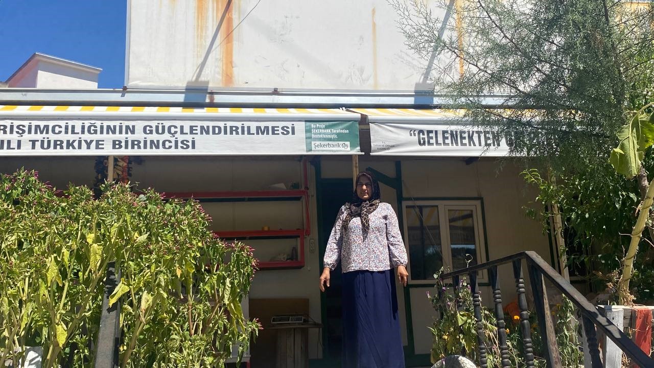 Kahramanmaraşlı girişimci kadın tescilli sumak ekşisi üretiyor