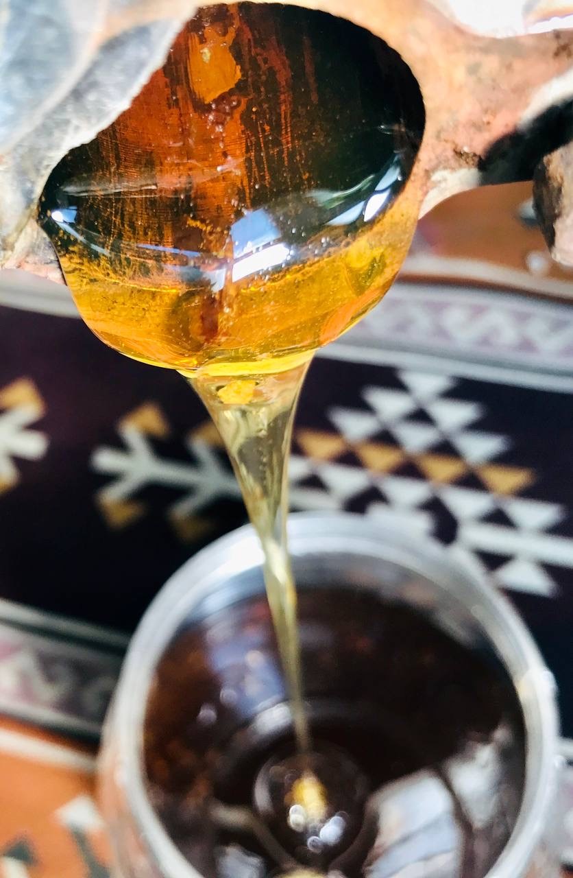 Merakla başladığı arıcılıkta, 70 kovandan binlerce kilo "G&uuml;lbal" &uuml;retiyor
