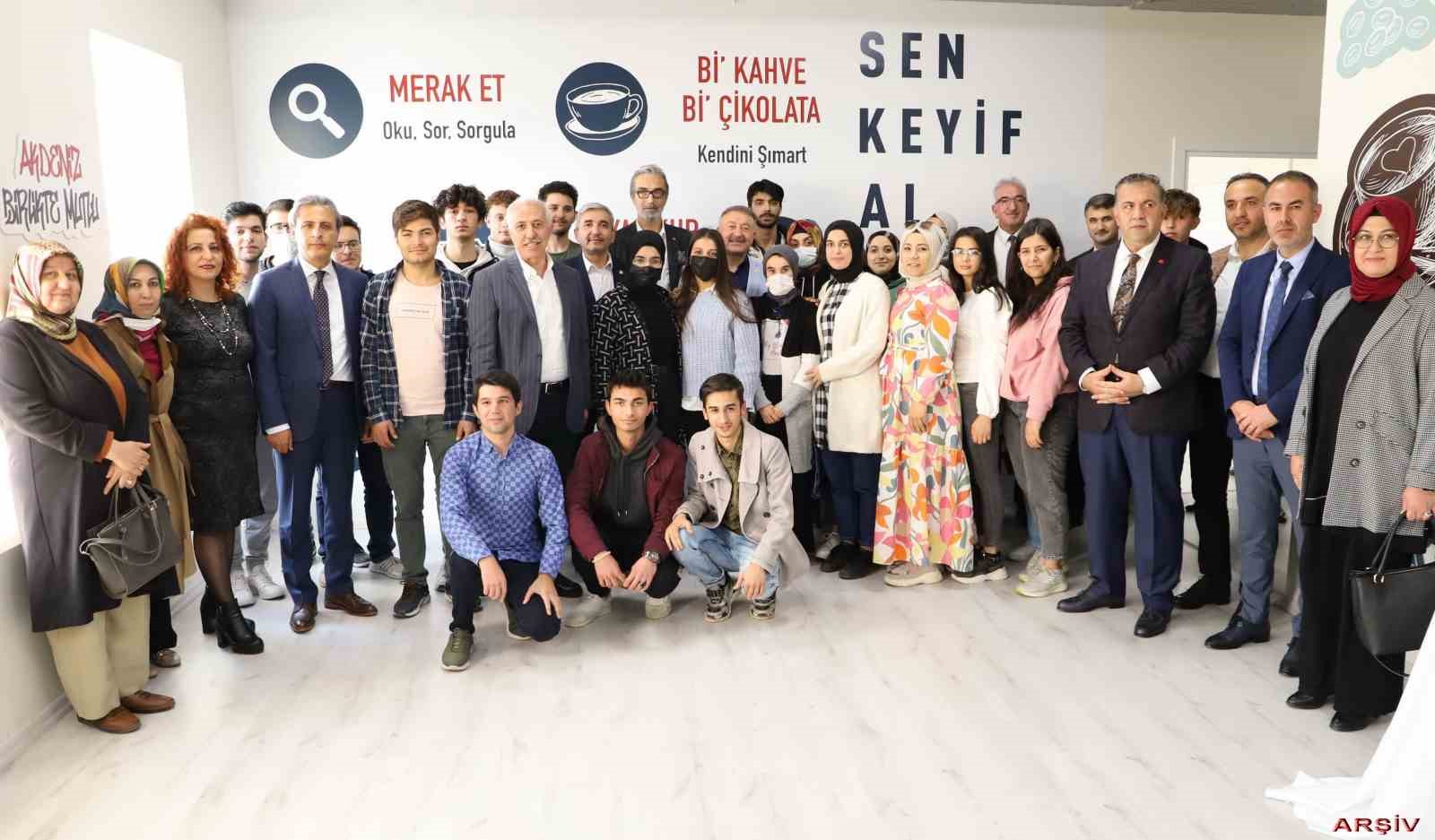 Akdeniz Belediyesinde &uuml;cretsiz &uuml;niversite hazırlık kursları başlıyor
