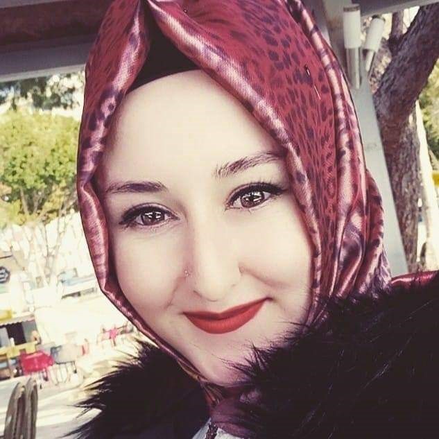 Kocası tarafından vahşice katledilen gen&ccedil; kadın g&ouml;zyaşlarıyla toprağa verildi
