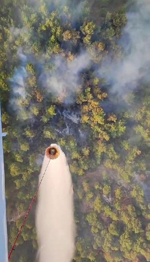&Ccedil;anakkale&rsquo;deki orman yangını havadan g&ouml;r&uuml;nt&uuml;lendi
