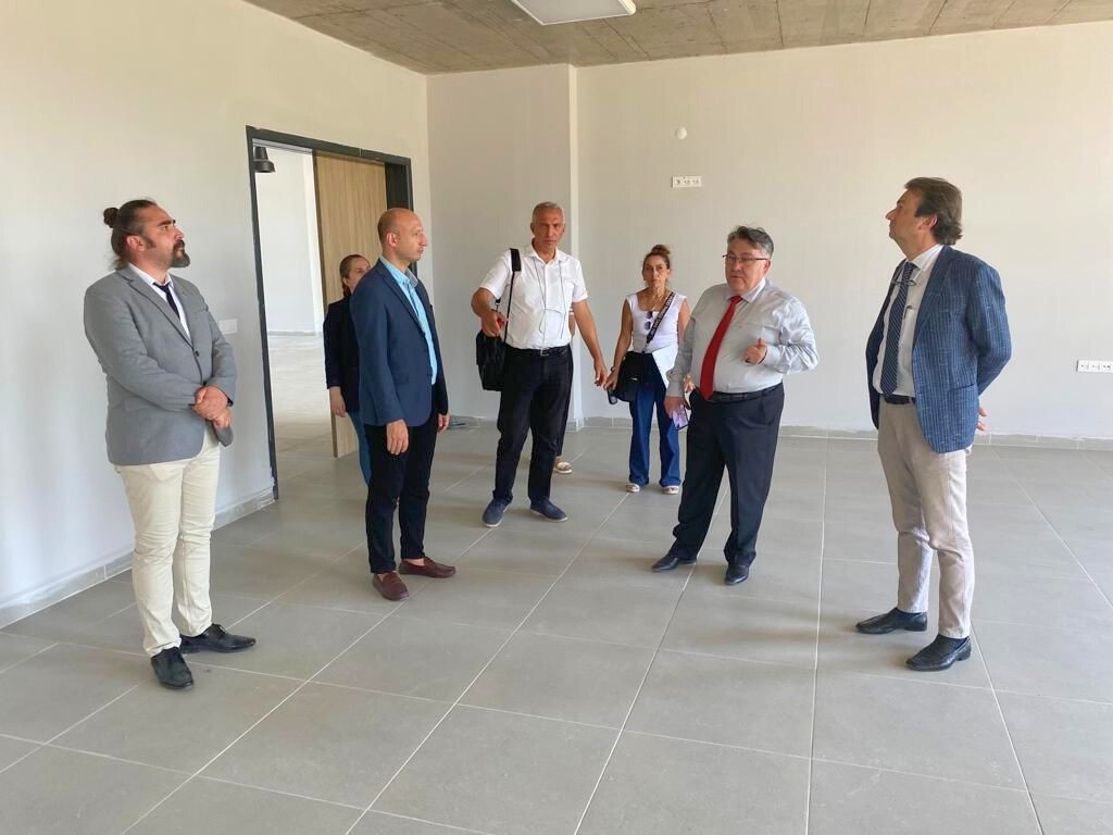 Rekt&ouml;r &Ouml;z&ouml;l&ccedil;er&rsquo;den birimlere ziyaret
