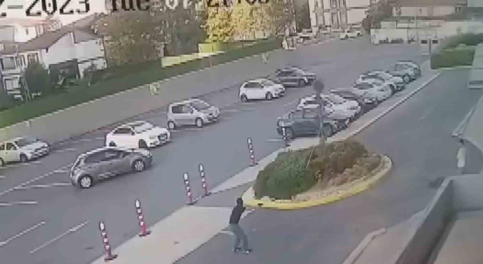 Kartal’da rezidans otoparkında husumetlisine kurşun yağdırdı