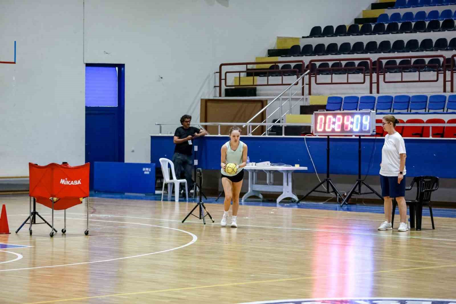 Sporcu gençler ADÜ Spor Bilimleri Fakültesi’ne kayıt olabilmek için ter döktü