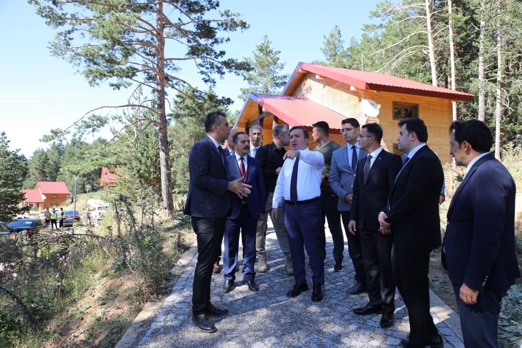 Vali Aydoğdu, Refahiye&rsquo;de incelemelerde bulundu
