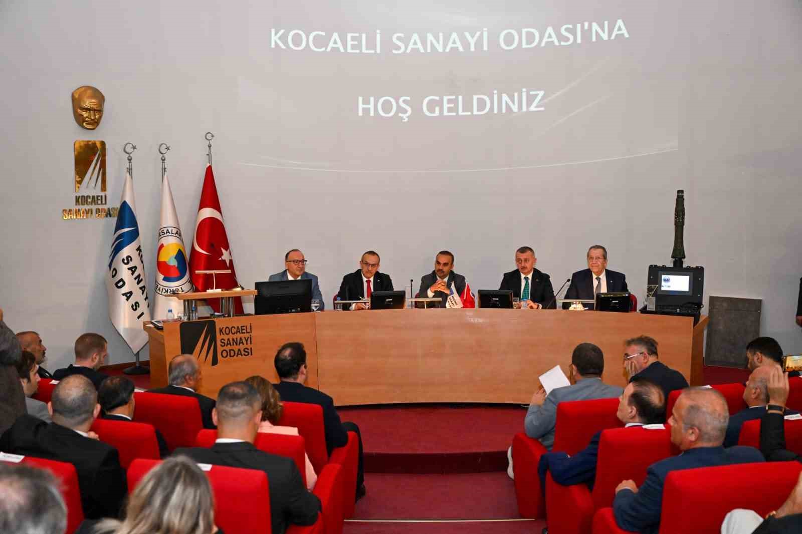 Bakan Kacır: “Türkiye’nin gerçekleştirdiği 30 milyar dolara yakın otomotiv ihracatının yüzde 25’ini tek başına Kocaeli gerçekleştirdi”
