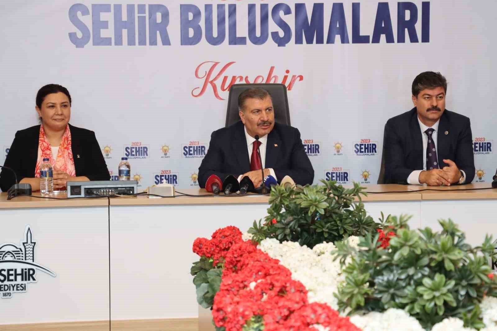 Sağlık Bakanı Koca, Kırşehir’de vatandaşı dinledi