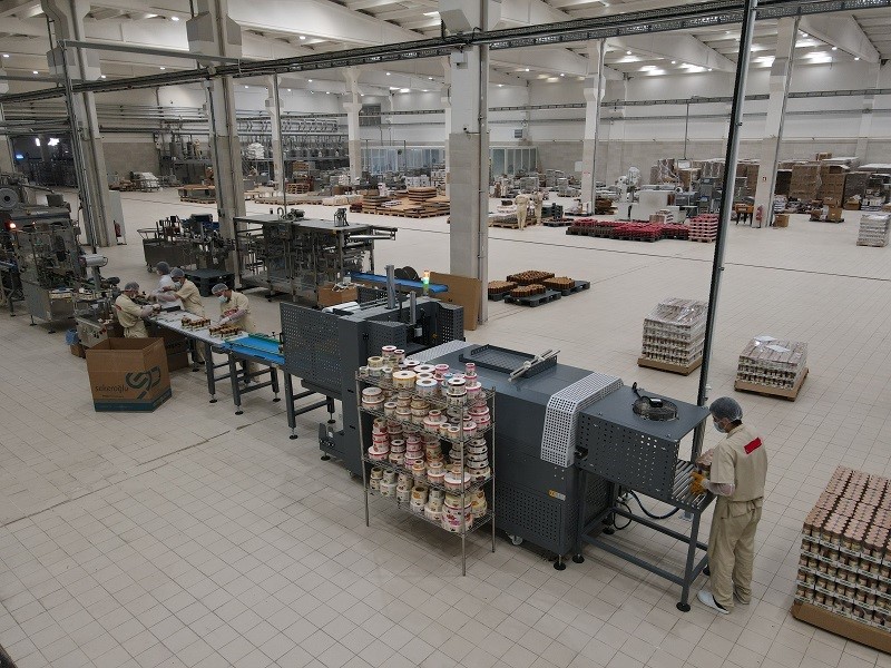 TKDK desteği ile kurduğu fabrikada s&uuml;t re&ccedil;eli &uuml;retiyor
