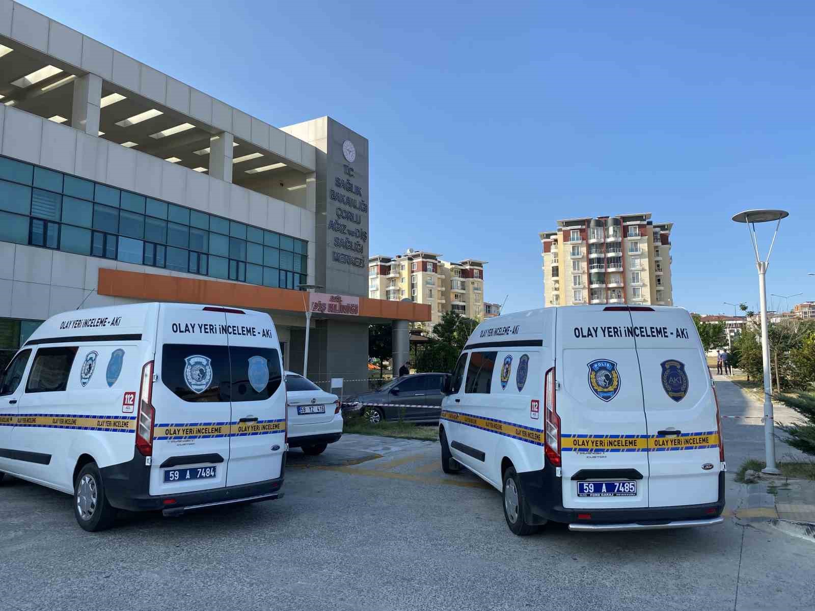 Uzman &ccedil;avuş kendisini darbeden 2 şahsı silahla vurdu
