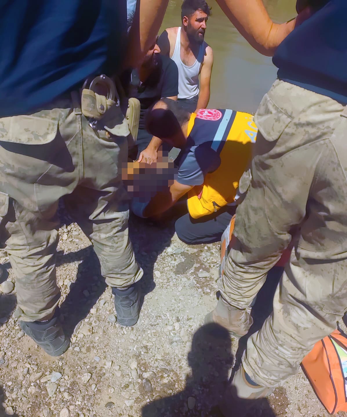 Ağrı&rsquo;da serinlemek i&ccedil;in nehire giren &ccedil;ocuk hayatını kaybetti
