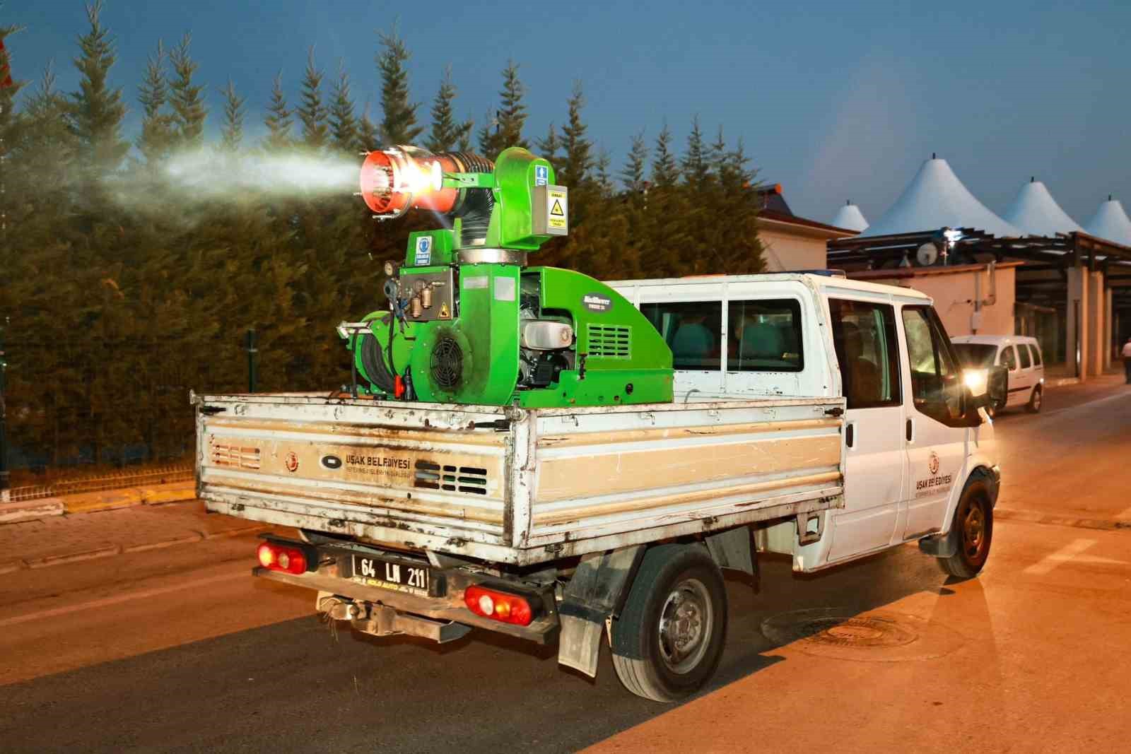 Uşak Belediyesinin ila&ccedil;lama &ccedil;alışmaları hız kesmeden devam ediyor
