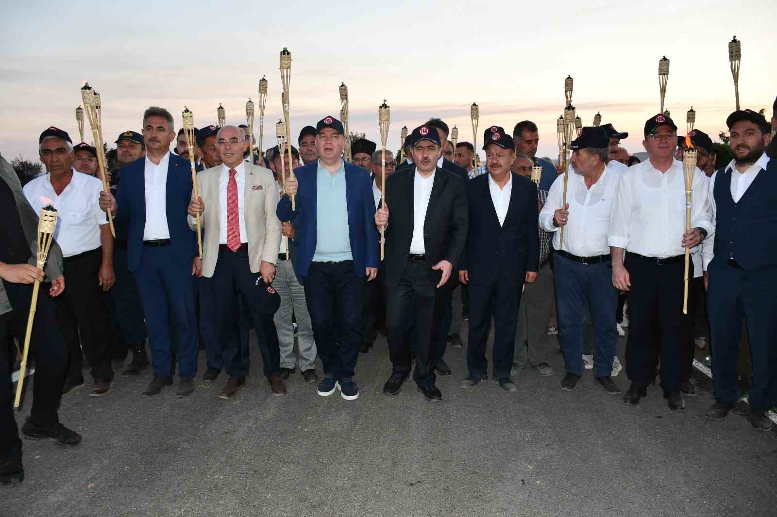 Sakarya Meydan Muharebesi’nin yıl dönümünde Mangal Dağı’ndaki meşaleli yürüyüş başladı