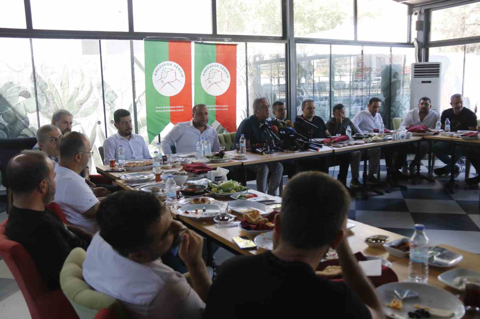 Amed Sportif Faaliyetler y&ouml;neticileri basınla bir araya geldi
