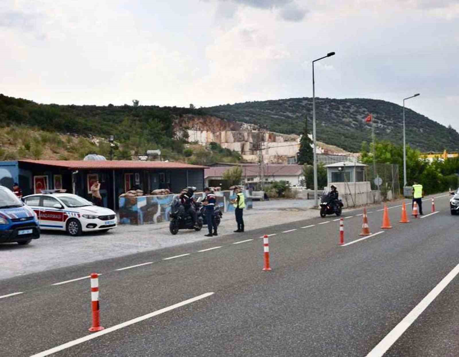 Jandarma hem eğitti, hem denetledi