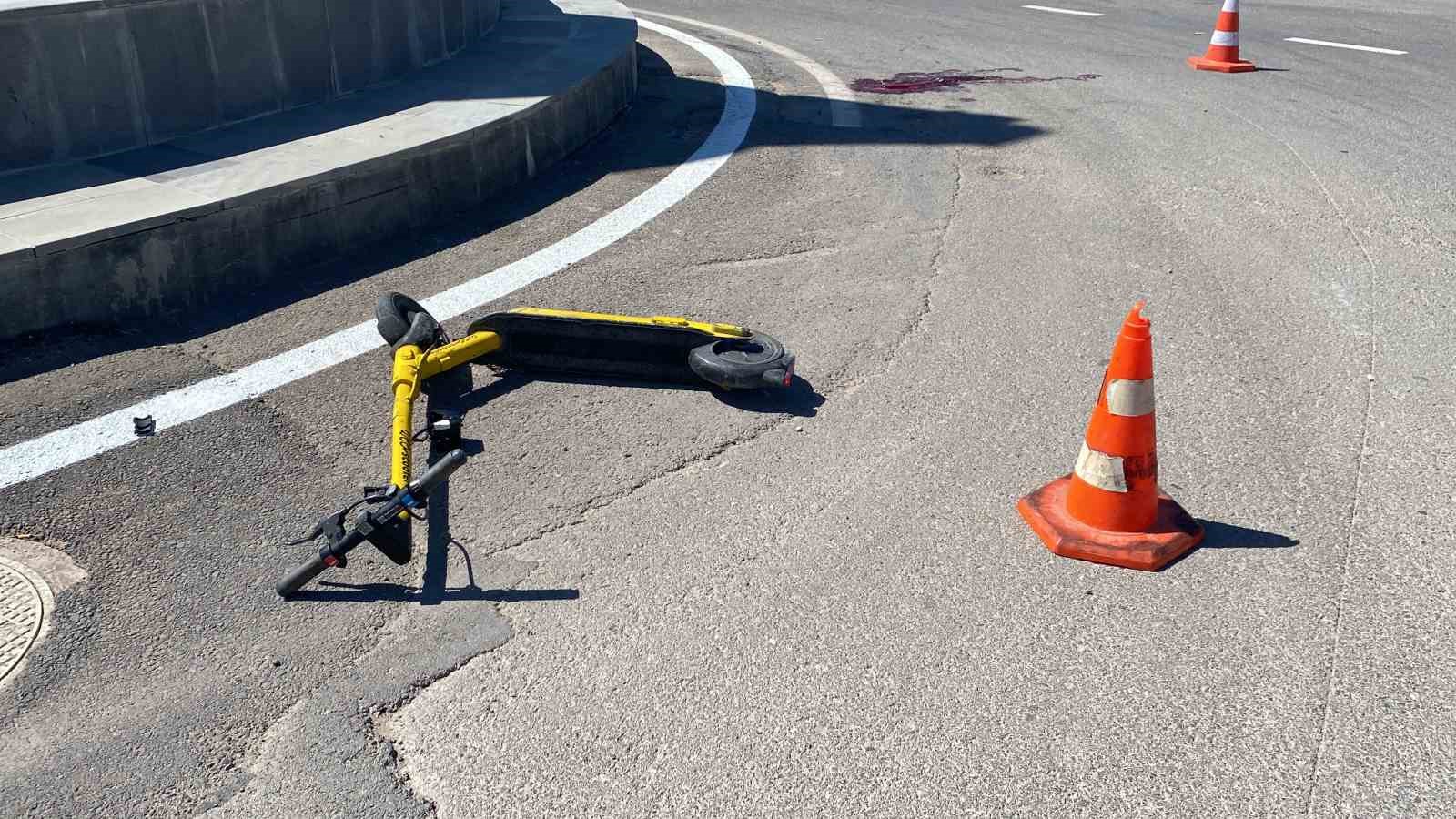 Sivas'ta scooter'lu çocuk ile minibüs çarpıştı: 1 ölü
