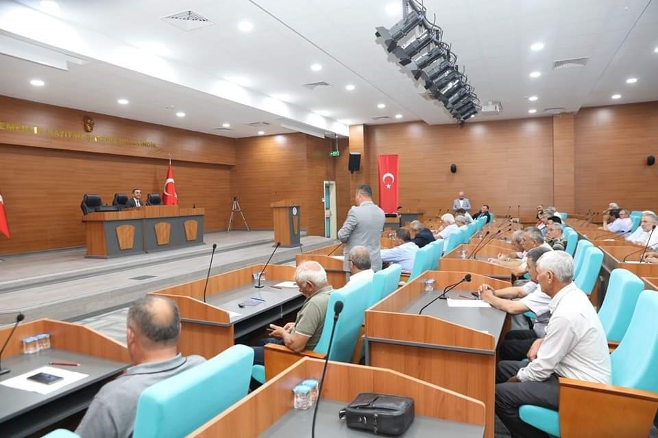 Vali &Ouml;ks&uuml;z: &ldquo;Daha iyi bir Burdur i&ccedil;in azim, kararlılık ve gayretle hep birlikte &ccedil;alışacağız&rdquo;
