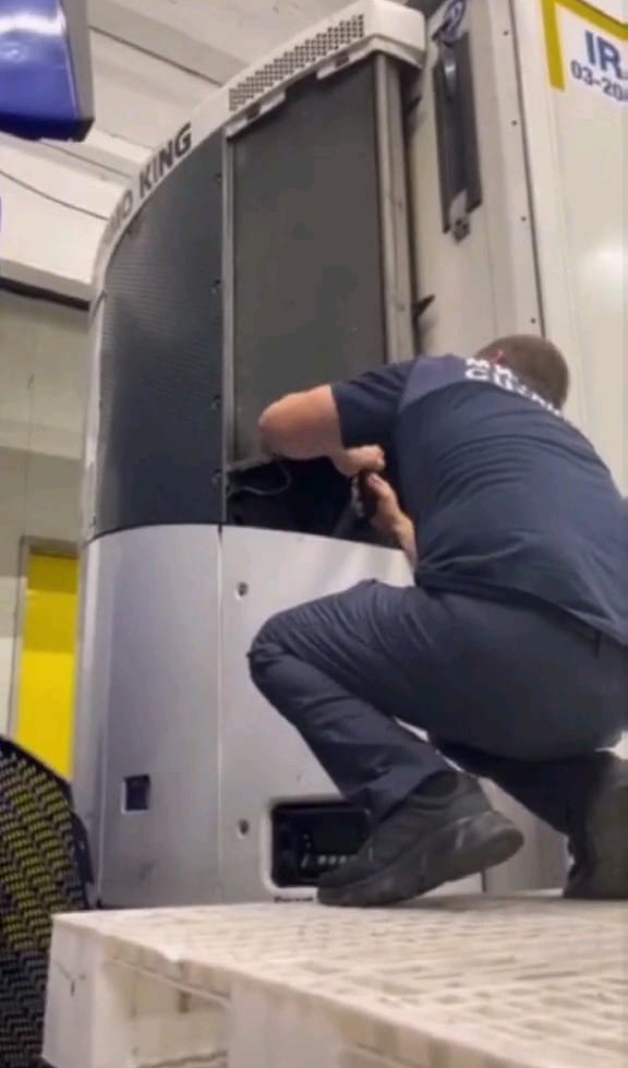 Hollanda&rsquo;dan T&uuml;rkiye&rsquo;ye gelen tırda 200 bin euro ele ge&ccedil;irildi
