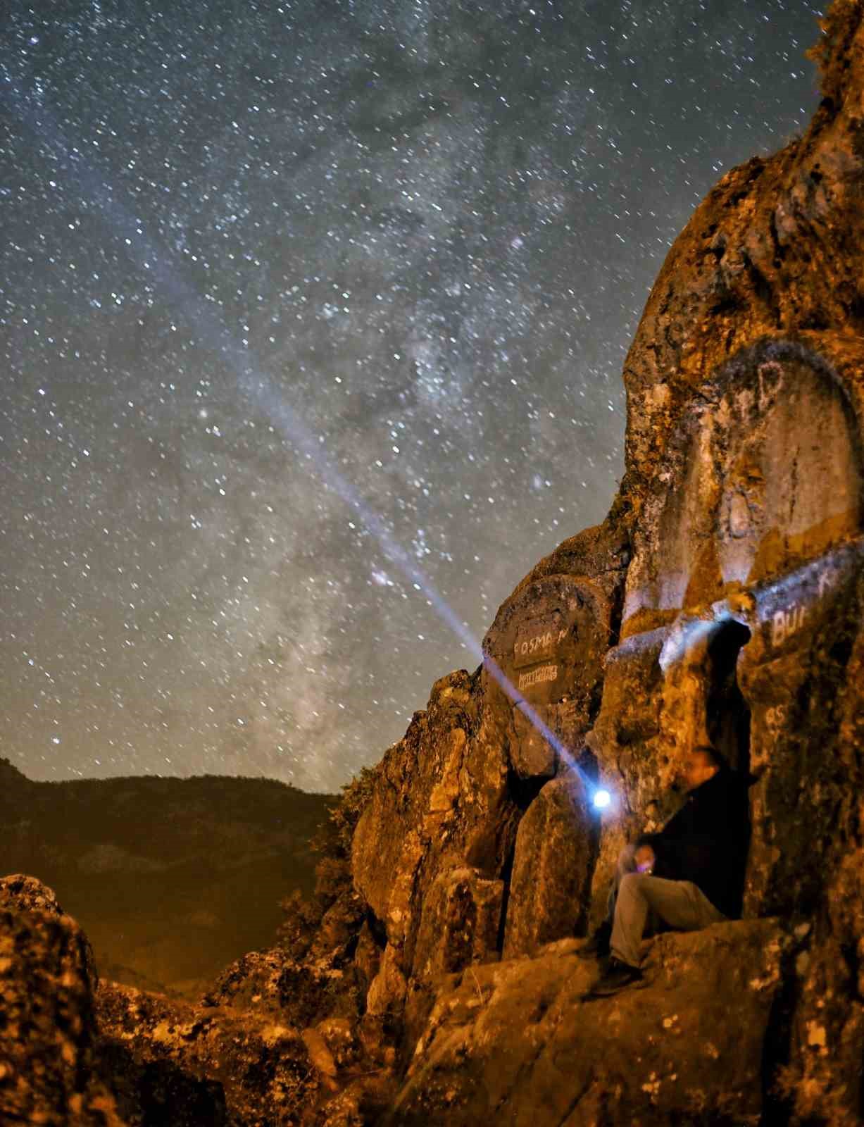 Roma d&ouml;neminden kalan kaya mezarları ilgi &ccedil;ekiyor
