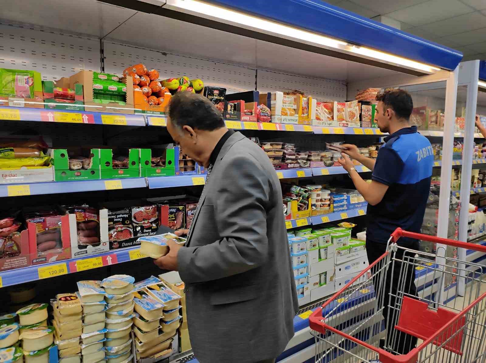 Hakkari&rsquo;deki marketler titizlikle denetlendi
