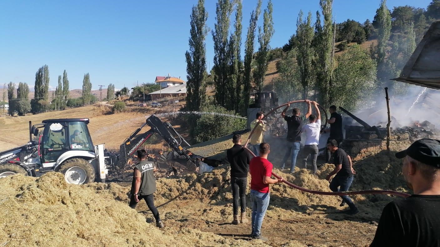 Giresun’da yangında köy evi kullanılamaz hale geldi
